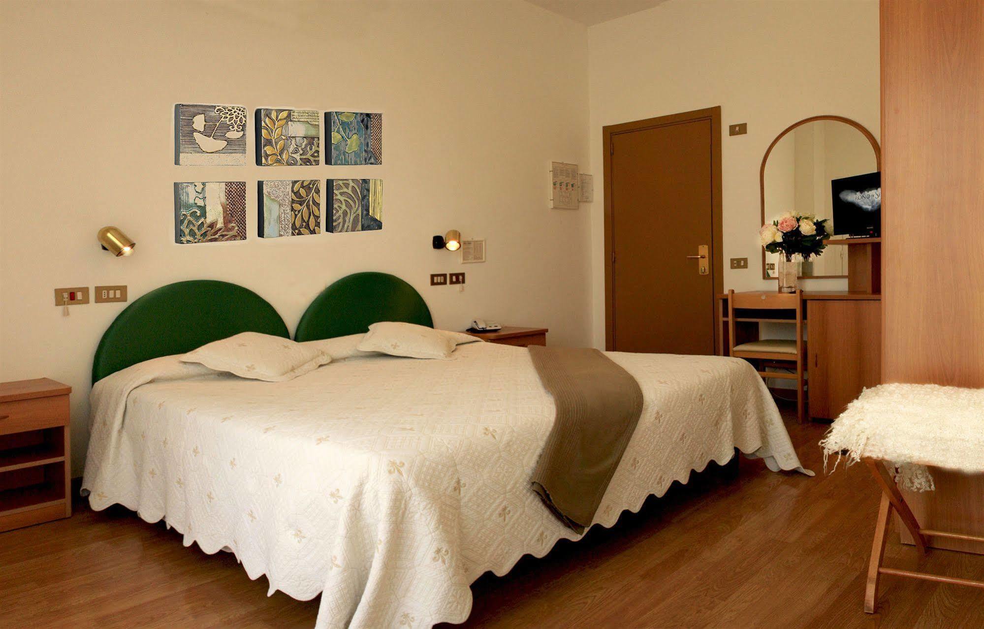 Hotel Aggravi Chianciano Terme Luaran gambar